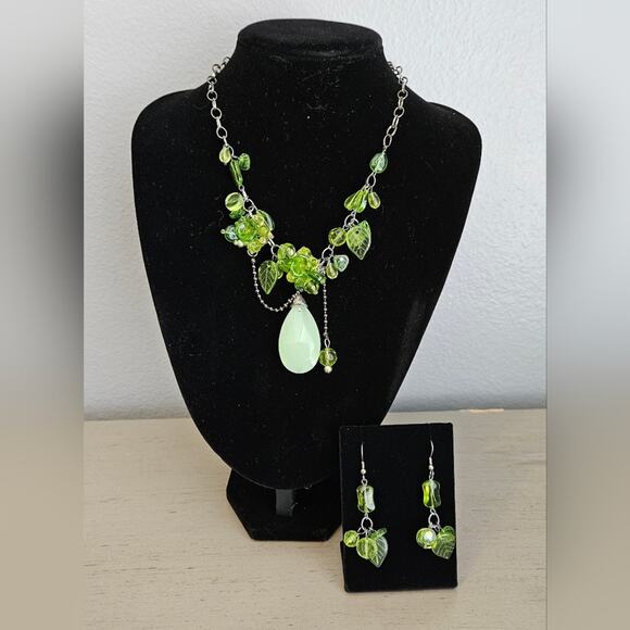 Unique Green Bead & Fluorite Stone Statement Necklace & Earring Set Glows - Picture 1 of 10